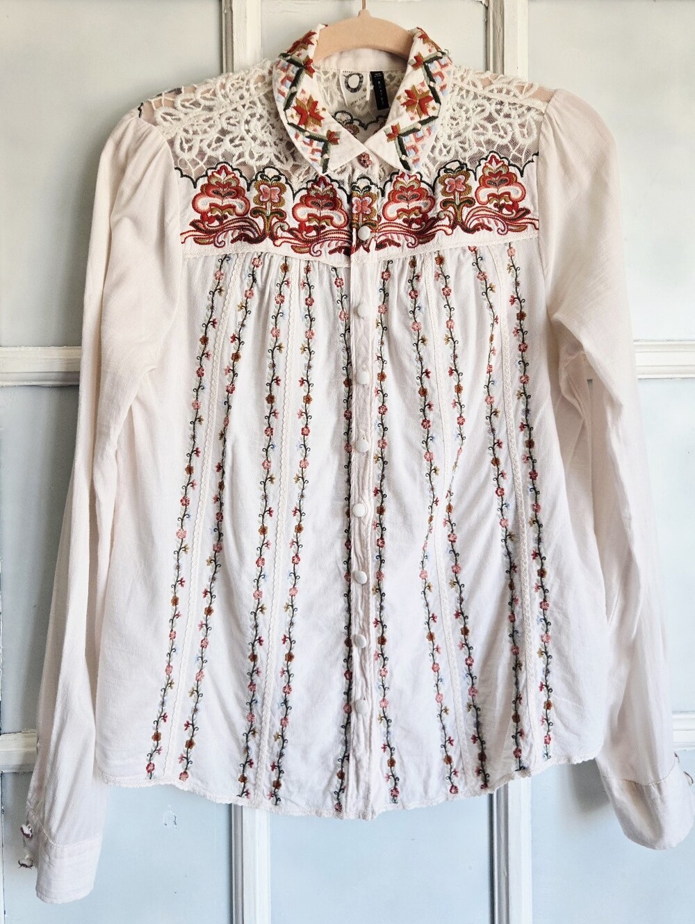 Anthropologie Akemi + Kin Boullion Floral Embroidered Crochet Lace Button Down 6 - Picture 3 of 14
